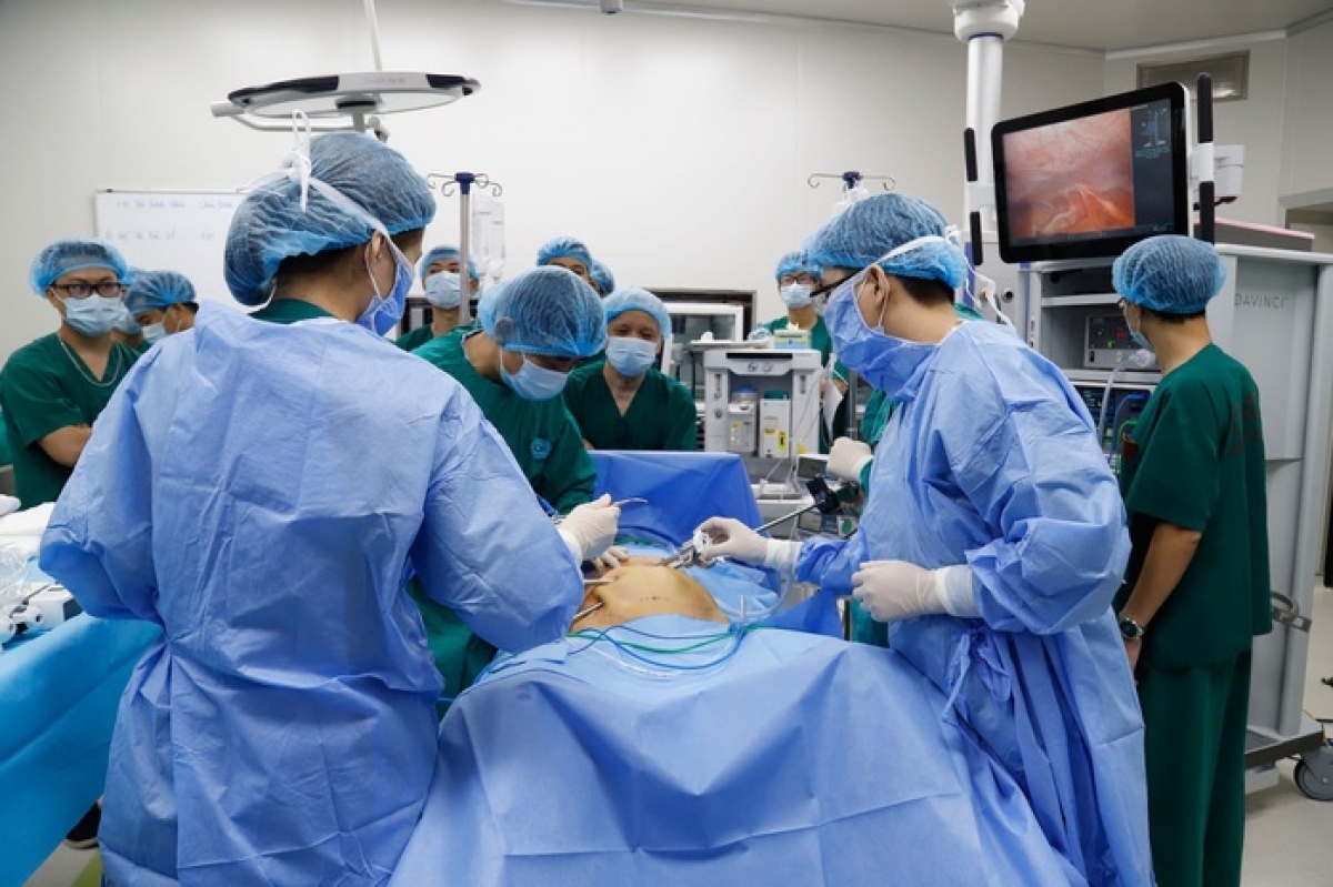 Phẫu thuật nội soi điều trị ung thư tiêu hóa tại BV Bạch Mai