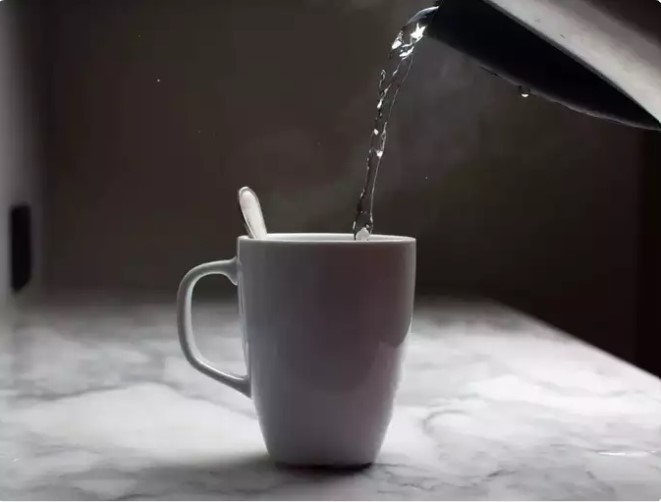 Giảm nghẹt mũi: Hít hơi nước nóng còn giúp giảm nghẹt mũi và giảm các triệu chứng cảm lạnh, viêm xoang và dị ứng.