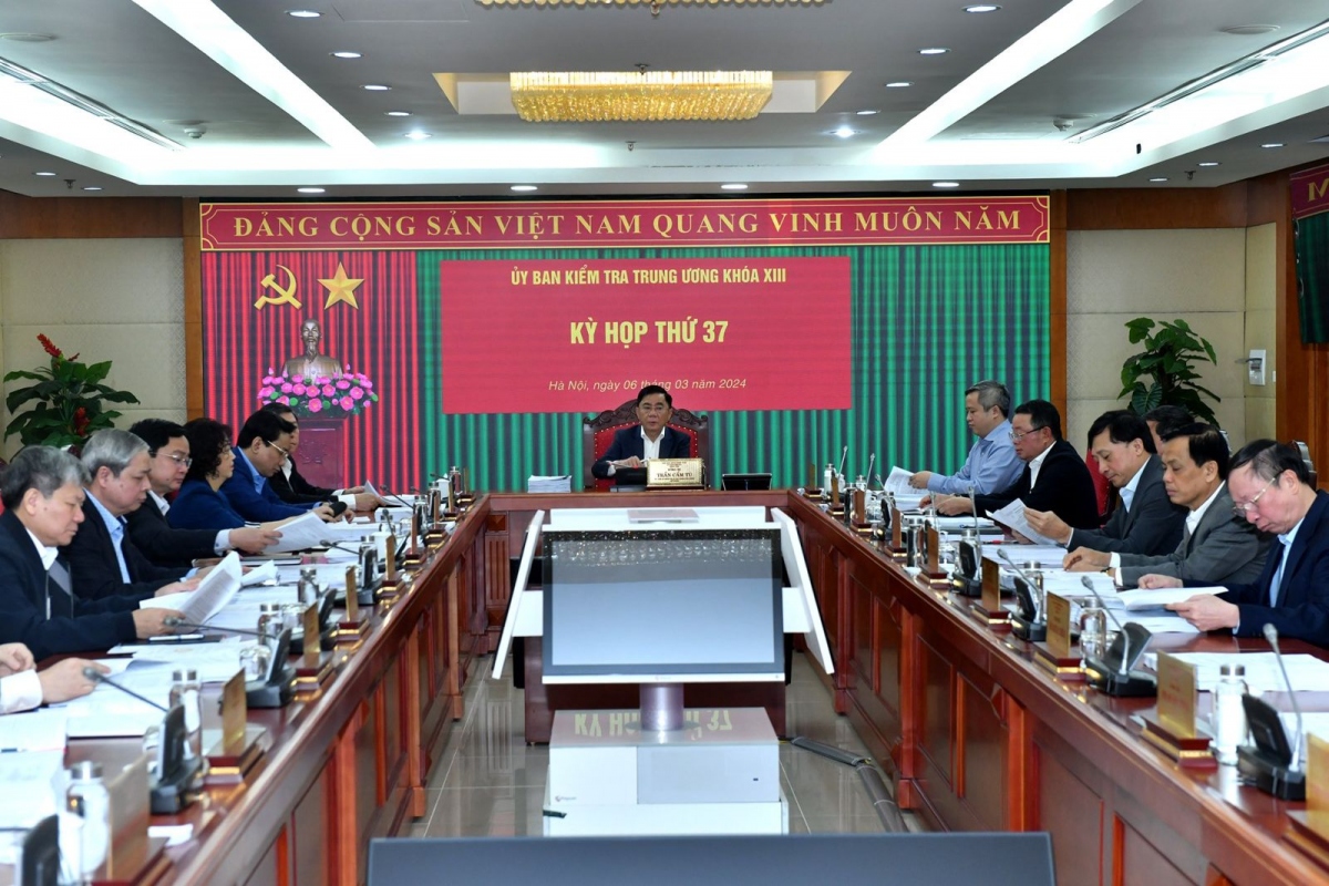Kỳ thứ họp 37 của Ủy ban Kiểm tra Trung ương