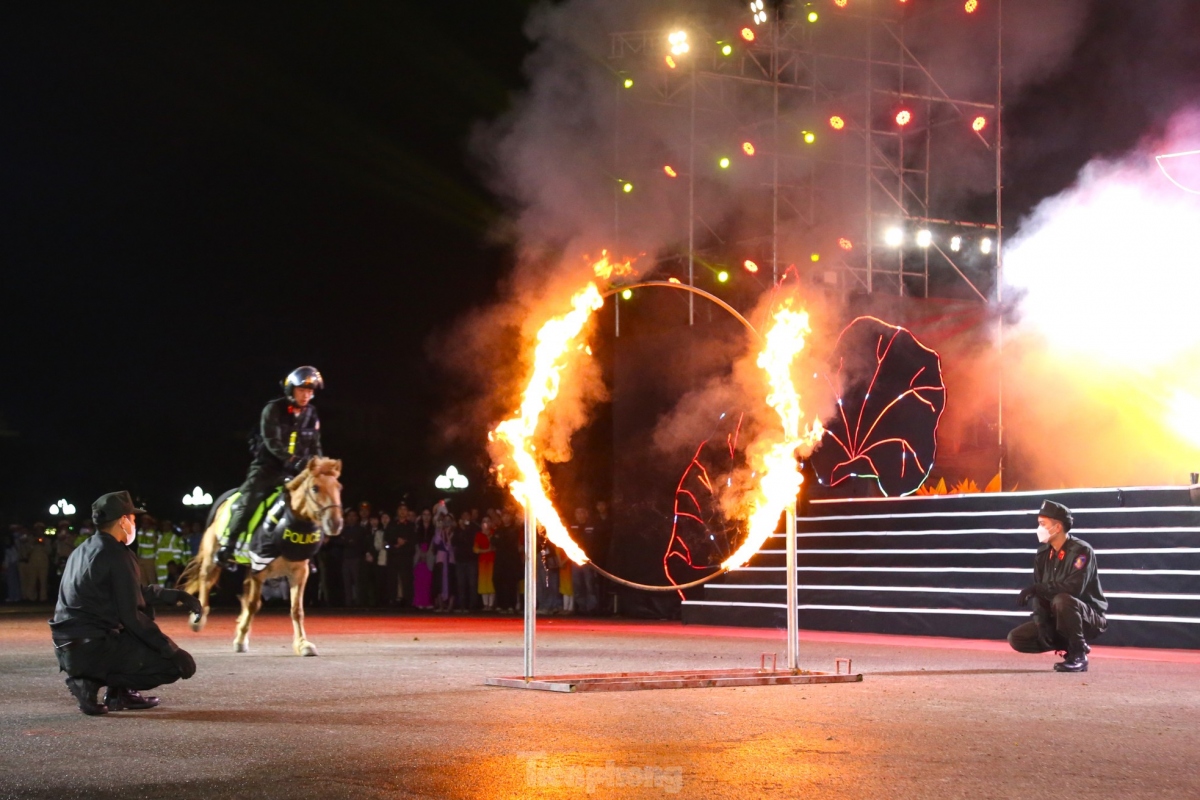 Jumping with the horse through the ring of fire