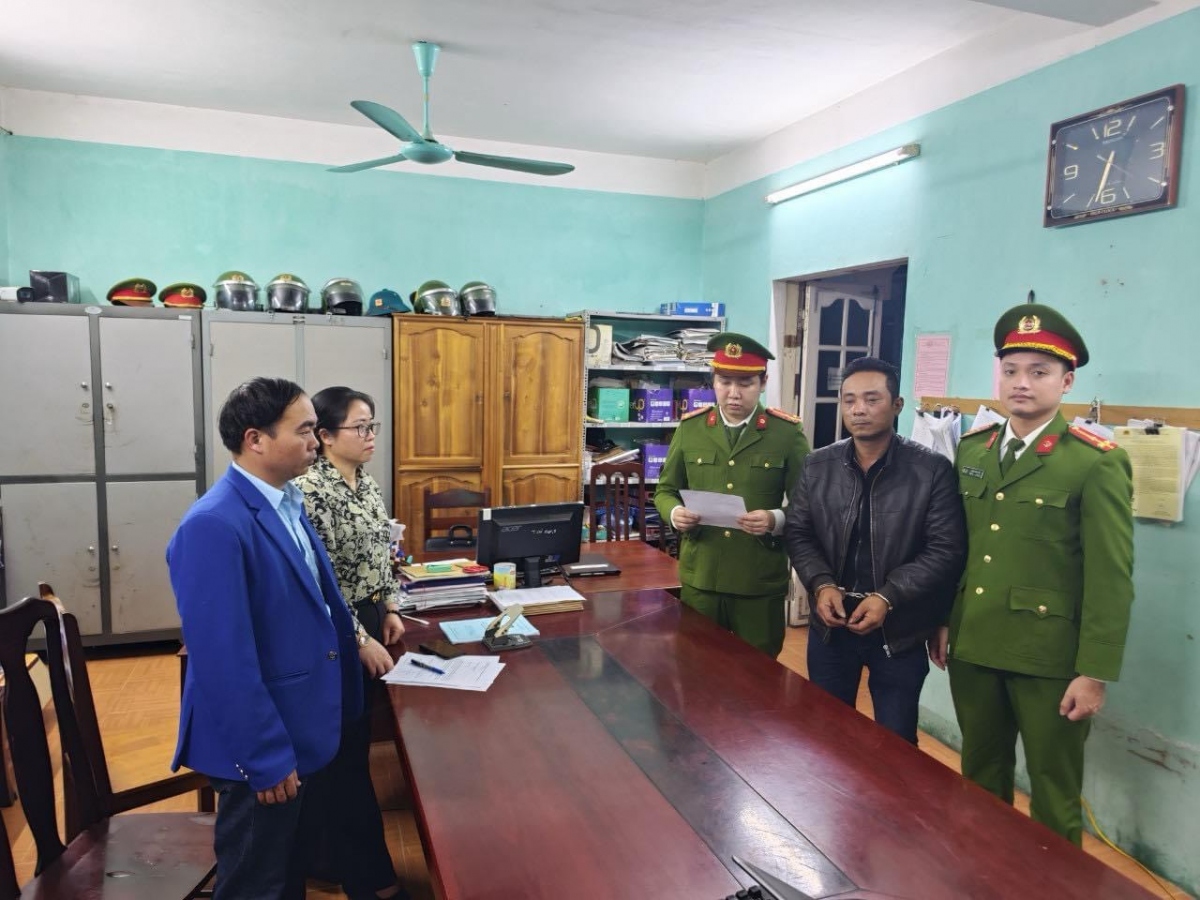 Lê Văn Tân tại cơ quan điều tra. Ảnh: Công an tỉnh Tuyên Quang