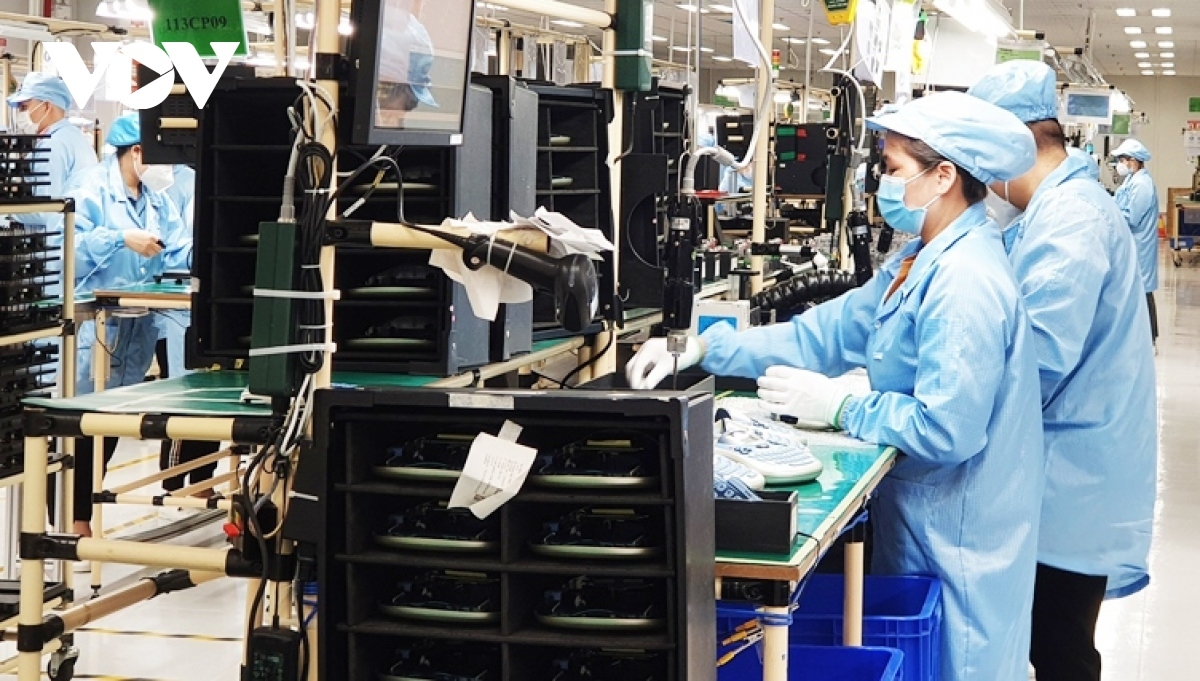 Nhiều doanh nghiệp hoán đổi ngày làm việc để người lao động được nghỉ dài ngày dịp lễ 30/4, mùng 1/5. (Ảnh minh họa, nguồn: KT)