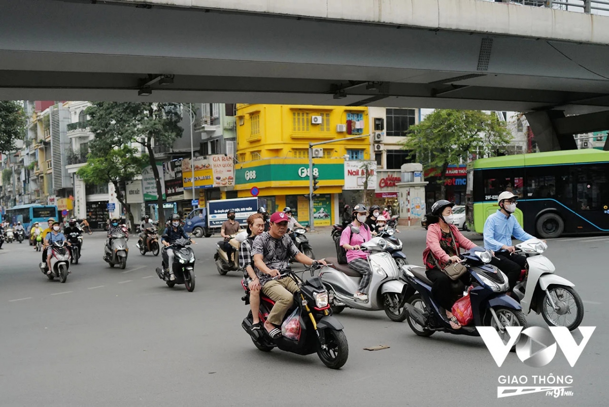 Việc đội mũ bảo hiểm với nhiều người là khó khăn vì cho rằng vướng víu, khó chịu, nhưng giống như bảo hiểm, không ai muốn đến lúc phải sử dụng, nhưng vẫn là điều cần thiết để đảm bảo sức khỏe và tính mạng bản thân