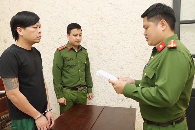 Công an huyện Cẩm Xuyên bắt đối tượng Nguyễn Đình Điệp.
