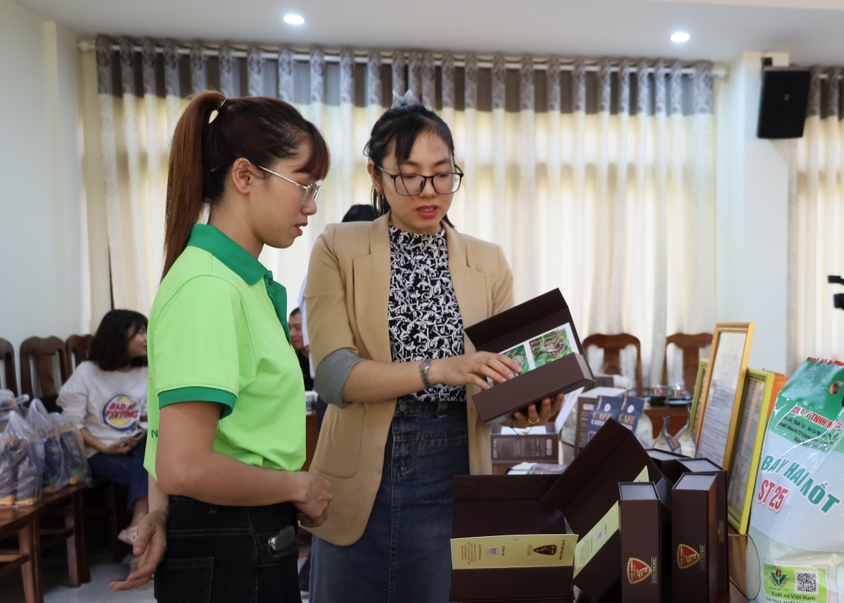 Các chủ thể giới thiệu sản phẩm tham gia đánh giá, phân hạng sản phẩm OCOP cấp tỉnh
