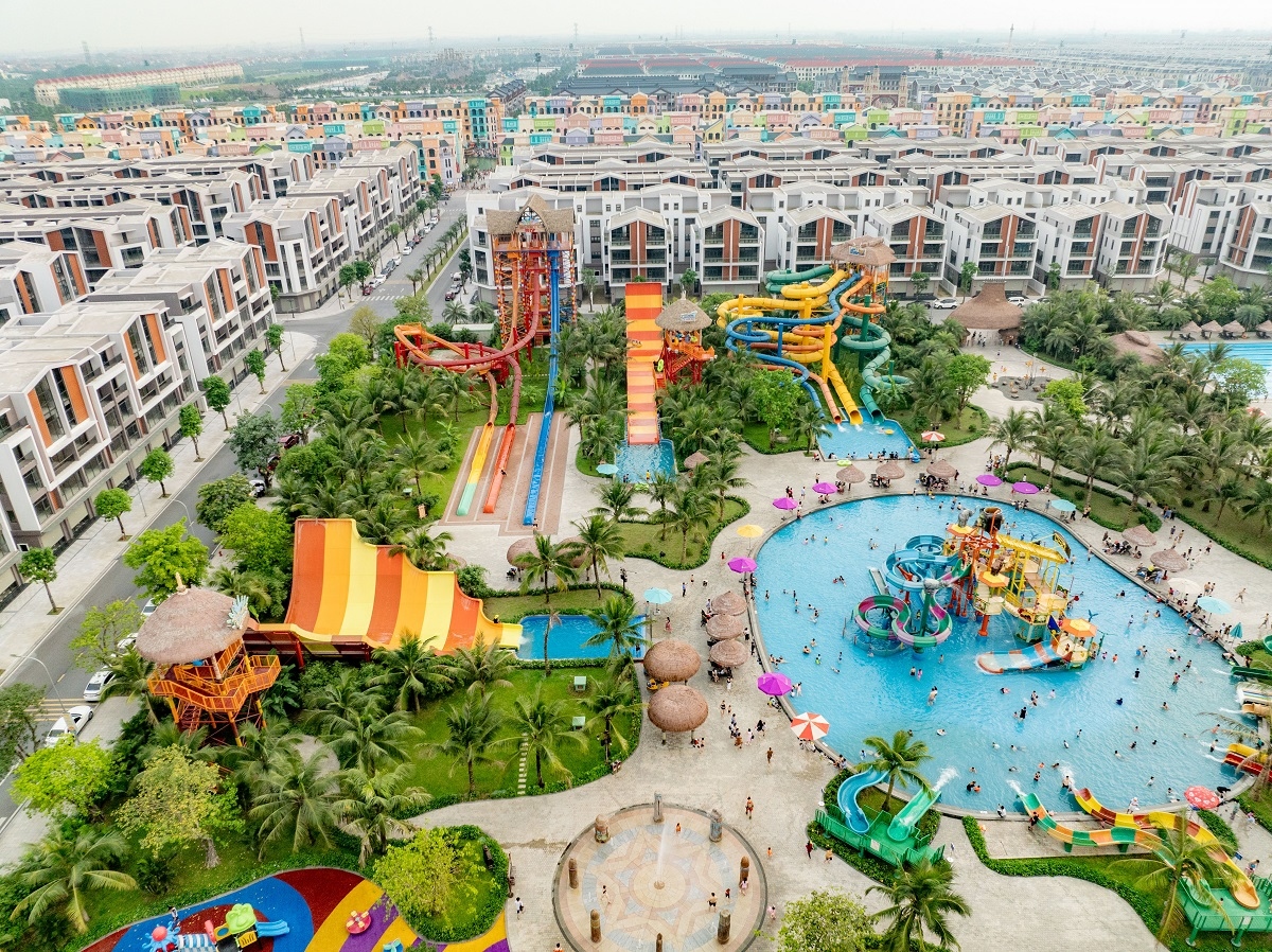 “Lễ hội Chào mùa hè 2024” được tổ chức tại Tổ hợp công viên nước đẳng cấp VinWonders Hà Nội Water Park với muôn vàn trải nghiệm độc đáo. Sự kiện đã thổi bùng cảm xúc hội hè nhiệt đới sôi động và kích hoạt cho loạt sự kiện bùng nổ suốt mùa hè này tại đại đô thị đáng sống bậc nhất hành tinh Ocean City.