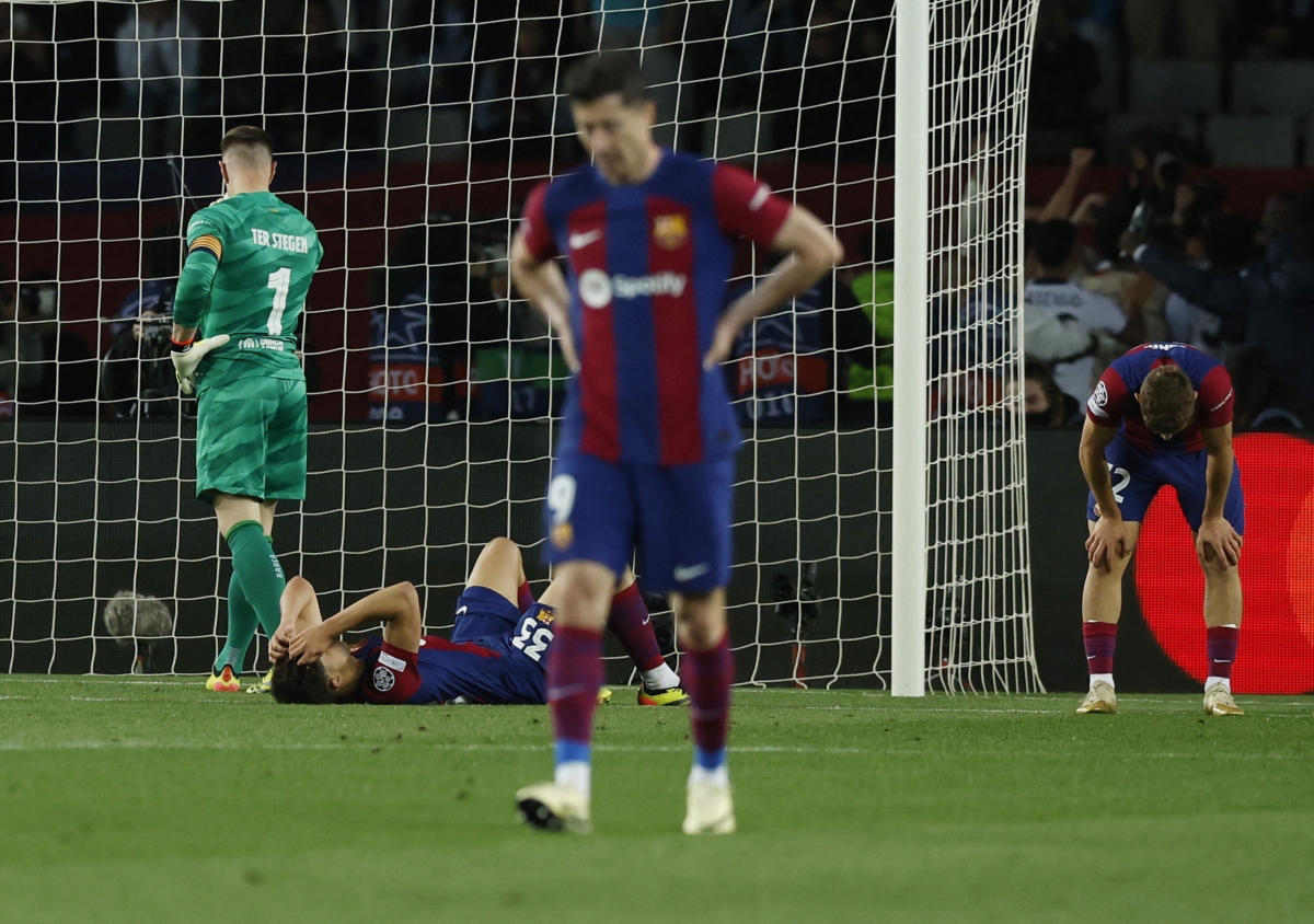 Barca trải qua ác mộng kinh hoàng. (Ảnh: Reuters)