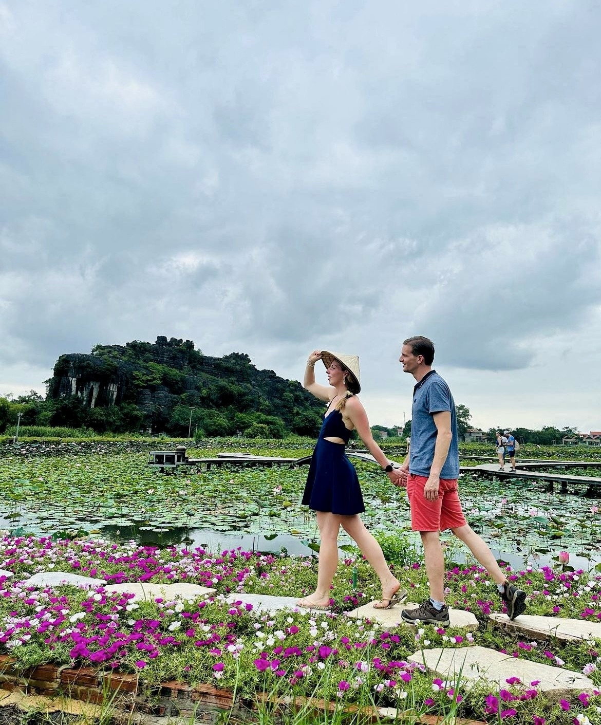 Hang Mua is located in the scenic complex of the ancient capital of Hoa Lu, which is about 100km away from Hanoi. Visitors can choose to take a minivan, motorbike, or book tours to get there.