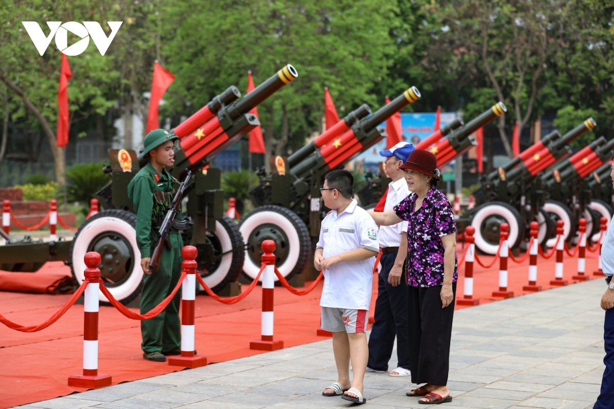 Residents and tourists are curious about the artillery used during the Dien Bien Phu battle seven decades ago.