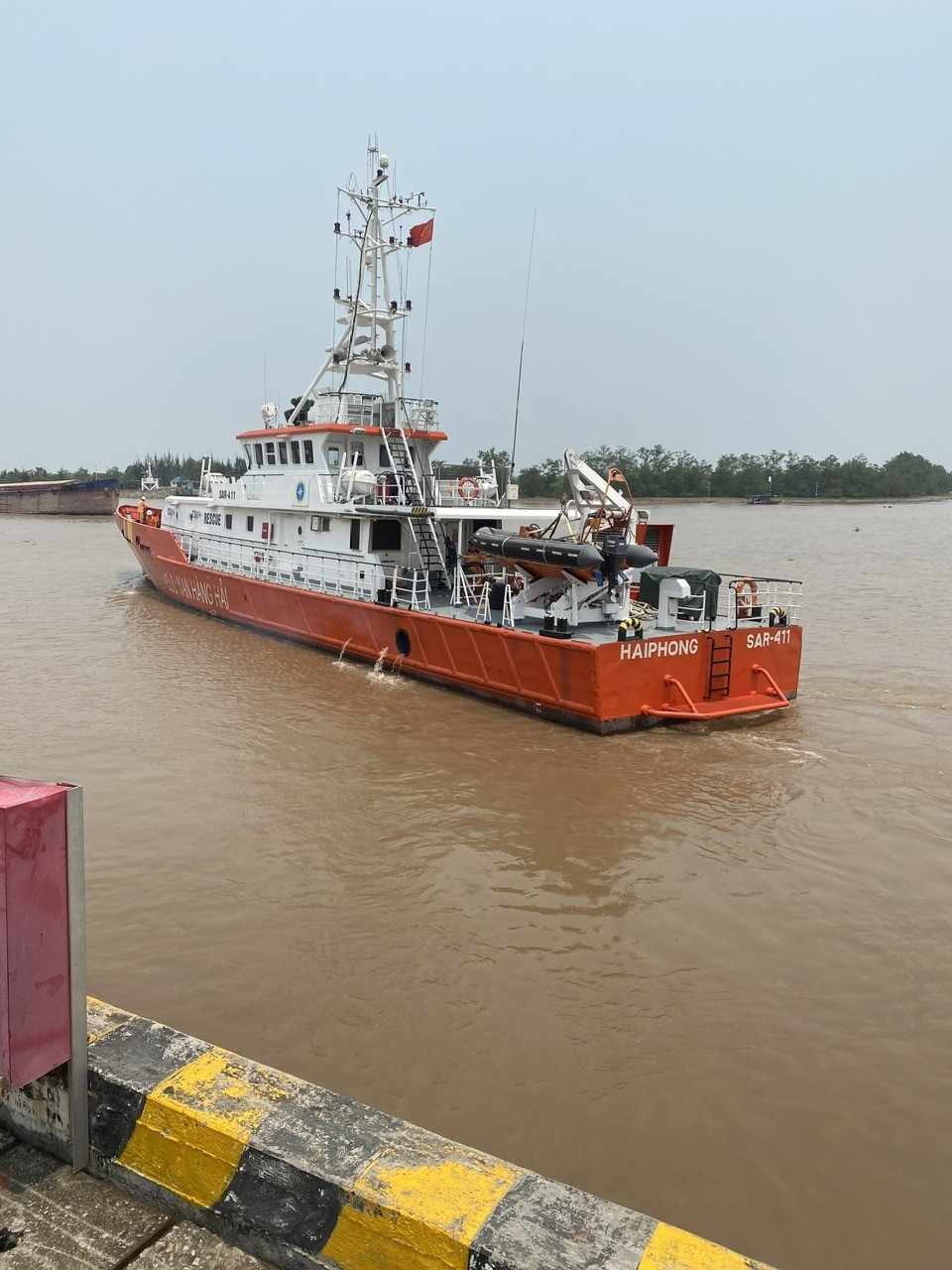 Tàu  chuyên dụng SAR 411 rời cầu cảng Trung tâm tại Hải Phòng đi cứu nạn