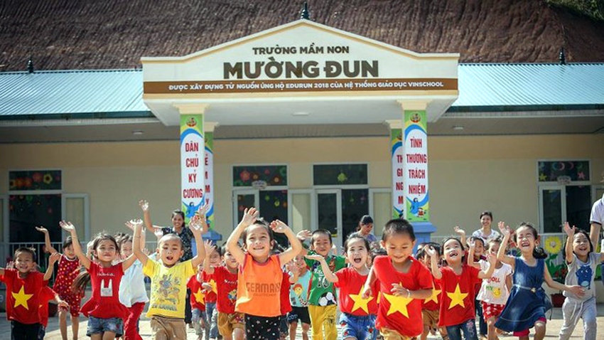Những ngôi trường khang trang với những phòng học vững chãi được xây nên nhờ sự chung tay đóng góp của các thế hệ học sinh, phụ huynh Vinschool