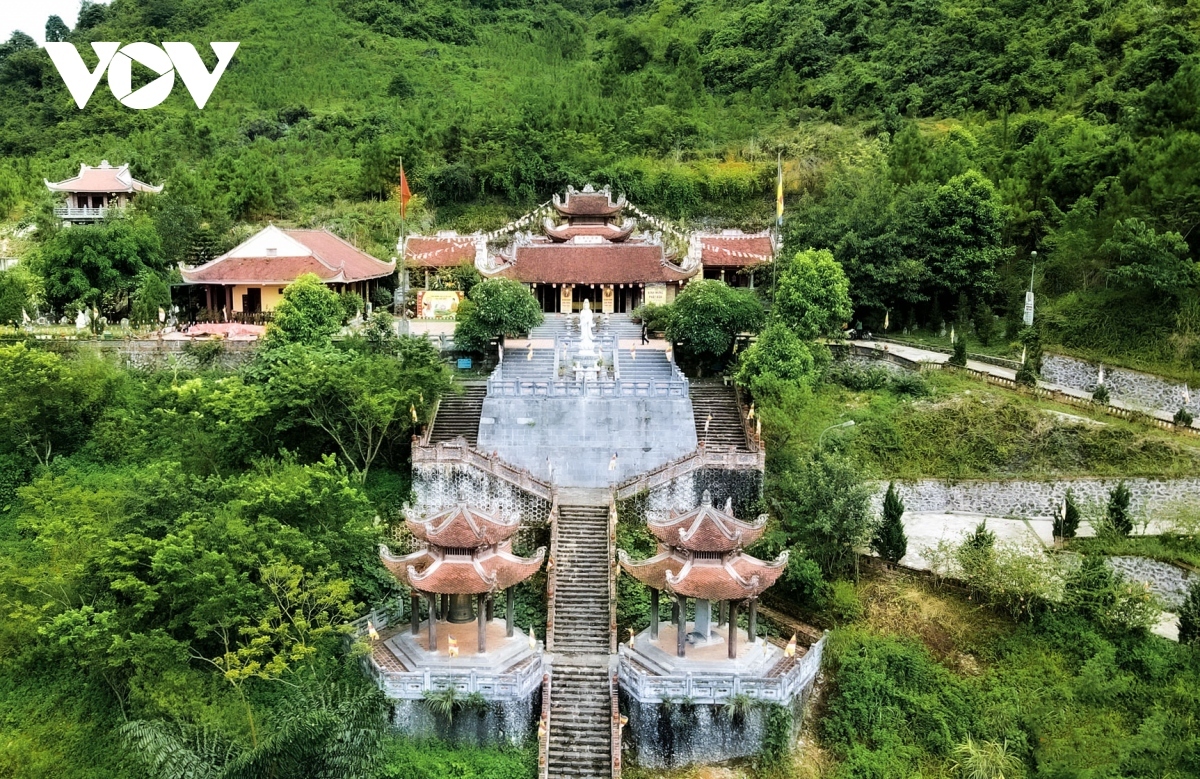 : Truc Lam Ban Gioc Pagoda has been added to the list of destinations during tours to Ban Gioc-Detian waterfall.