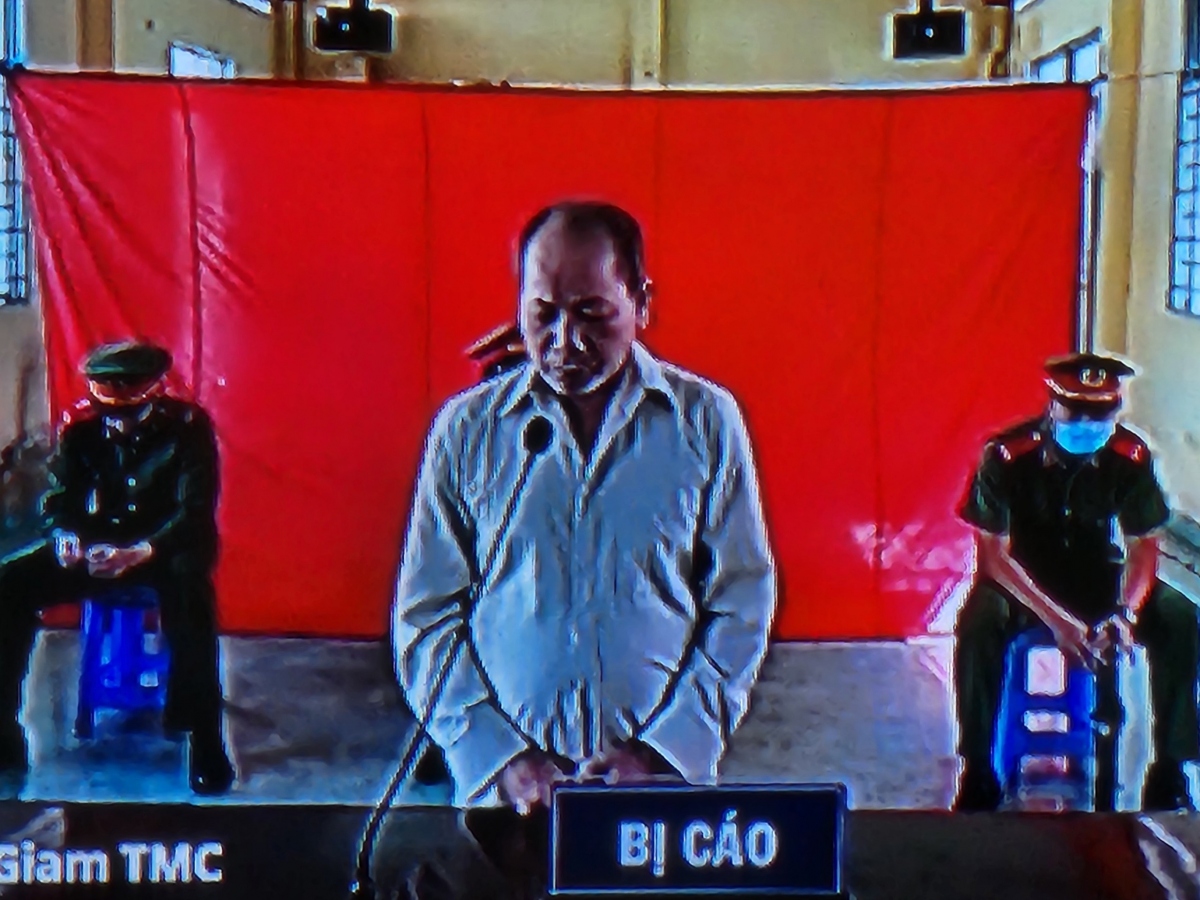 Bị cáo Nguyễn Tấn Hóa tại phiên tòa xét xử trực tuyến.