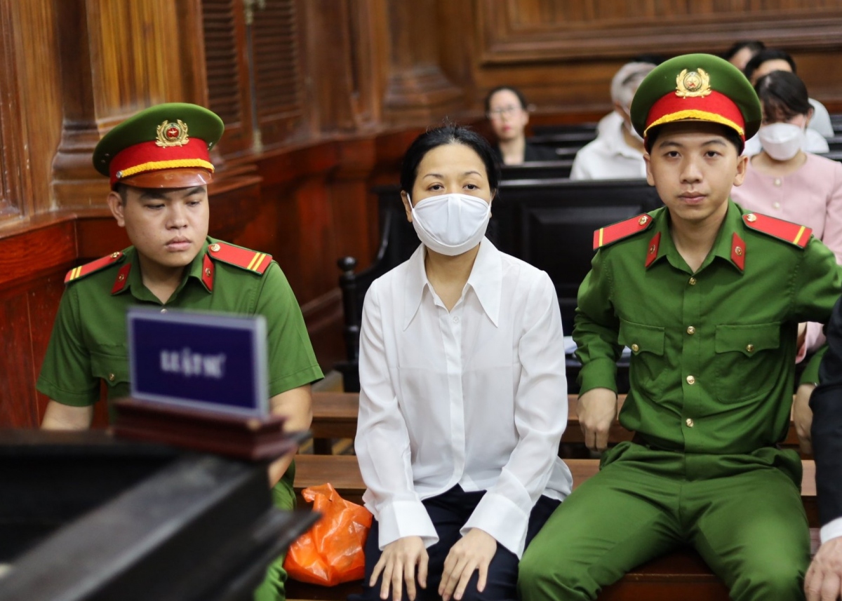 Bị cáo Trần Uyên Phương tại toà sáng nay (23/4). (Ảnh: T.H)