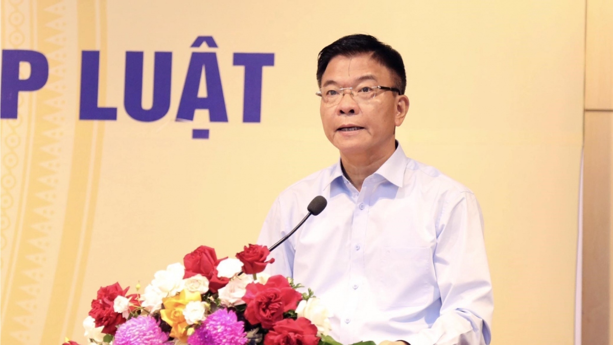 Bộ trưởng Bộ Tư pháp Lê Thành Long phát biểu tại hội nghị