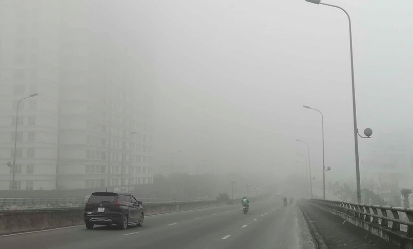 Hà Nội và nhiều địa phương đang đối mặt với tình trạng ô nhiễm không khí. Ảnh: Vietnam +