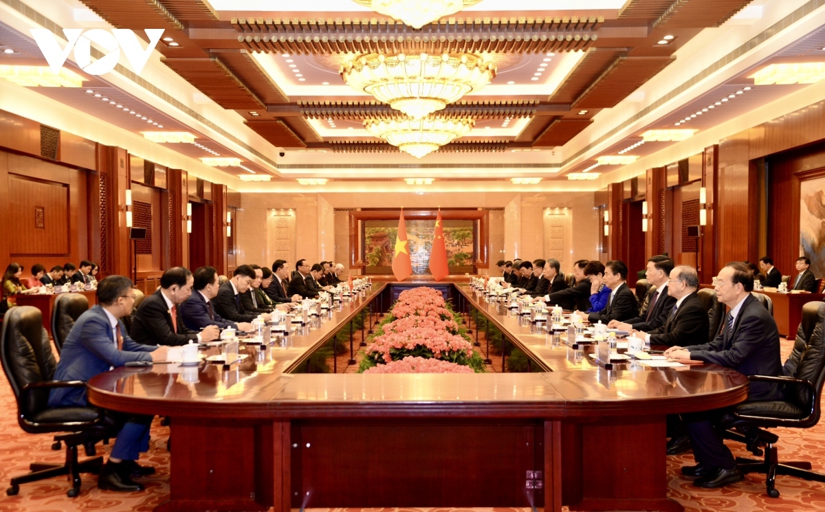 Tại hội đàm, Chủ tịch Quốc hội Vương Đình Huệ đề nghị Trung Quốc tạo điều kiện sớm thành lập Văn phòng xúc tiến thương mại Việt Nam tại Thành Đô (Tứ Xuyên), Hải Khẩu (Hải Nam) và Nam Kinh (Giang Tô), tiếp tục mở rộng nhập khẩu hàng hóa, nông thủy sản của Việt Nam, sớm đàm phán ký kết Thỏa thuận khung về thương mại gạo: triển khai hiệu quả xây dựng thí điểm cửa khẩu thông minh, nâng cao hiệu suất thông quan hàng hóa, tạo thuận lợi cho hàng hóa Việt Nam quá cảnh đường sắt Trung Quốc đi nước thứ ba qua tuyến đường sắt Á - Âu.