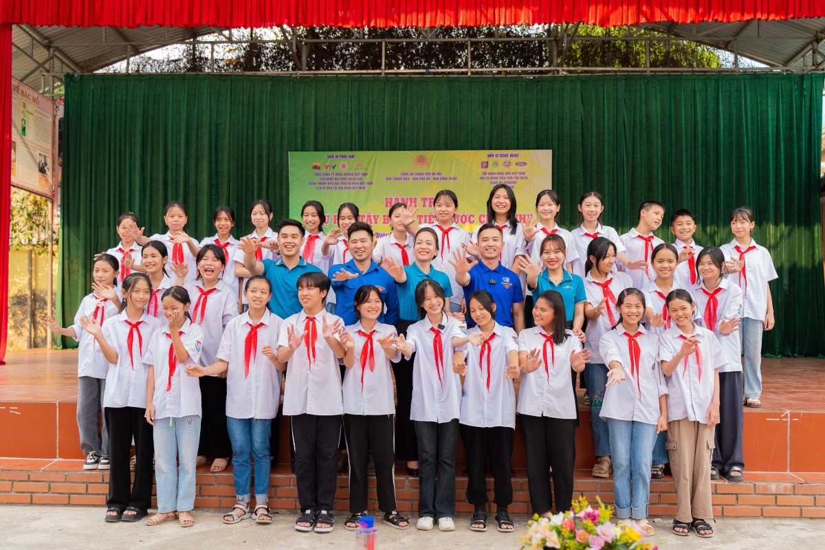 Vietnam Airlines luôn hướng đến các chương trình xã hội để lan tỏa những giá trị nhân văn, hỗ trợ cộng đồng.