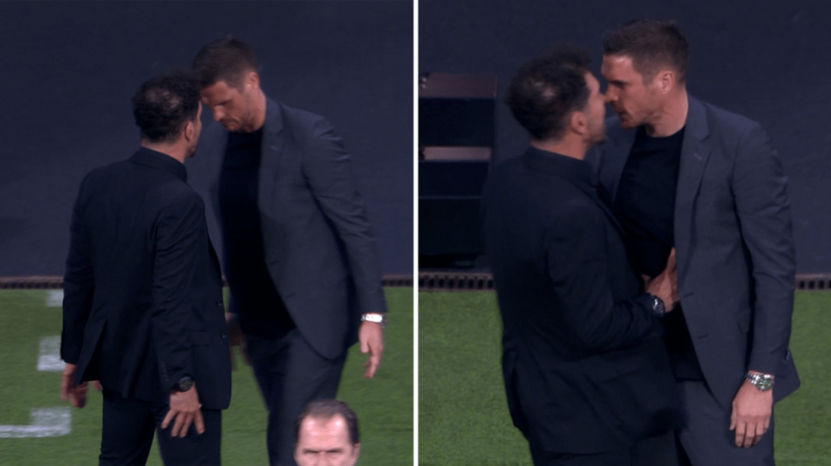 HLV Diego Simeone suýt ẩu đả với Giám đốc kỹ thuật Sebastian Kehl. (Ảnh: Goal)