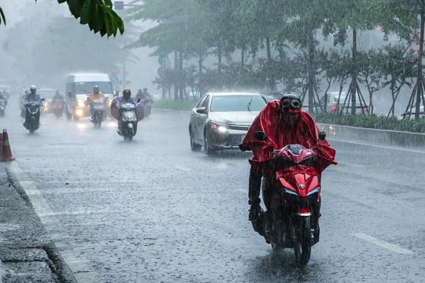 Vùng núi và trung du Bắc Bộ có mưa rào và dông rải rác