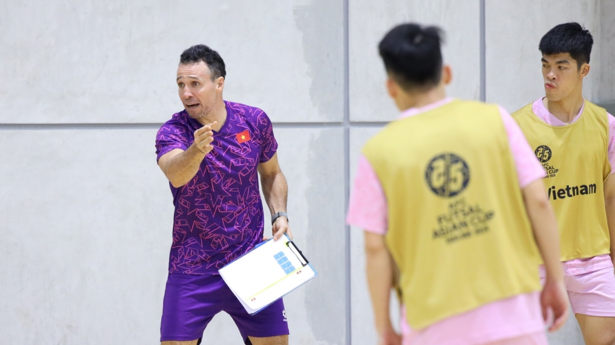 HLV Diego Giustozzi muốn gây bất ngờ cho ĐT Futsal Thái Lan (Ảnh: VFF).
