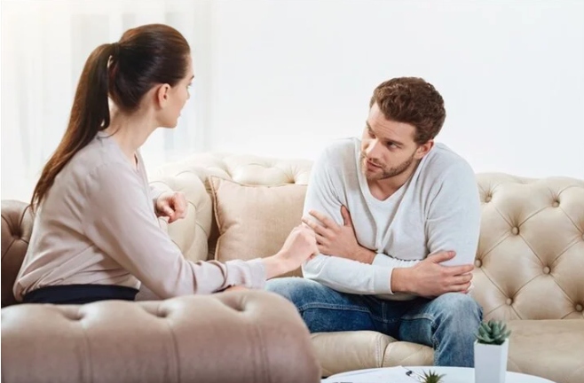 Nghĩ chồng ngoại tình, người phụ nữ hoang tưởng đến nhập viện tâm thần (ảnh minh họa)