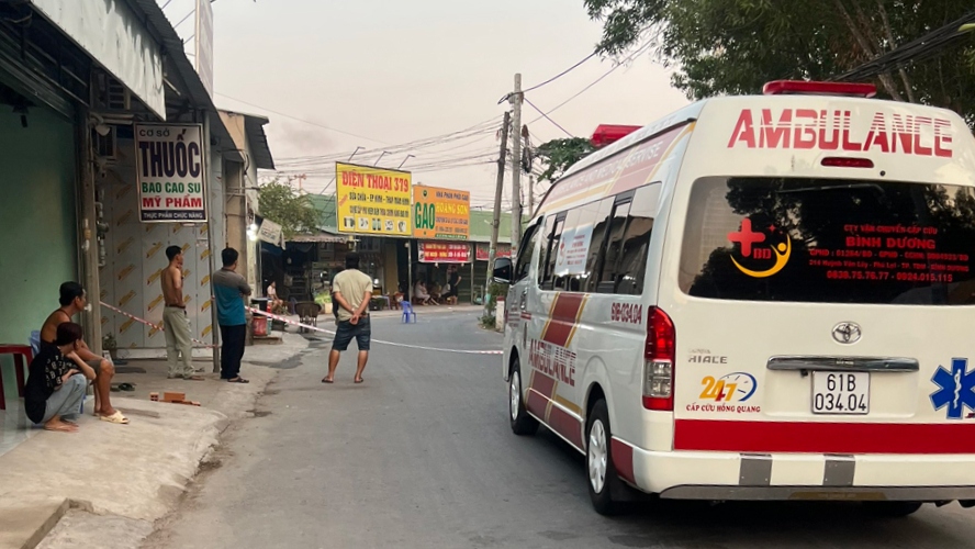 Công an bảo vệ hiện trường, điều tra nguyên nhân vụ việc (ảnh: ĐC)