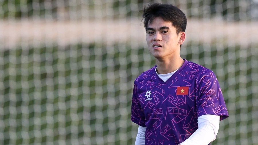 Khuất Văn Khang ghi bàn thắng rất đẹp vào lưới U23 Malaysia (Ảnh: VFF).