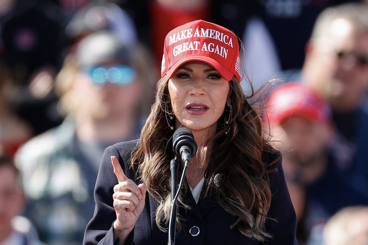 Thống đốc bang Nam Dakota - Kristi Noem. Ảnh: CNN.