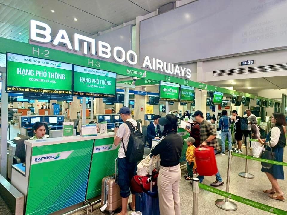 Nhiều đường bay kín chỗ, Cục Hàng không yêu cầu tăng tải dịp 30/4