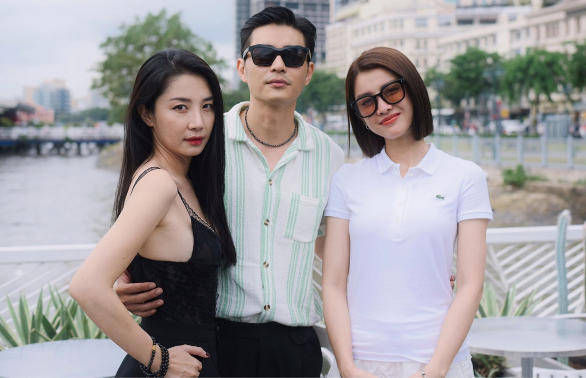 Minh Khuê, Quốc Huy và Trình Mỹ Duyên tại buổi khai máy