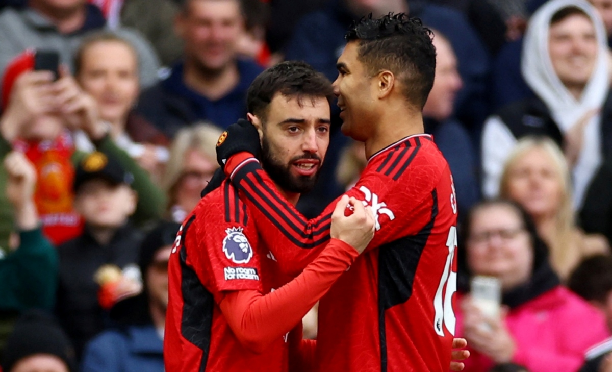 Bruno Fernandes cán mốc 50 bàn thắng ở Ngoại hạng Anh (Ảnh: Reuters).