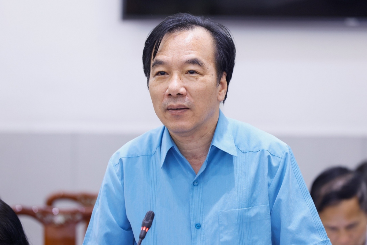 Nguyên Phó Chủ tịch Ủy ban Trung ương MTTQ Việt Nam Ngô Sách Thực phát biểu tại hội nghị. 