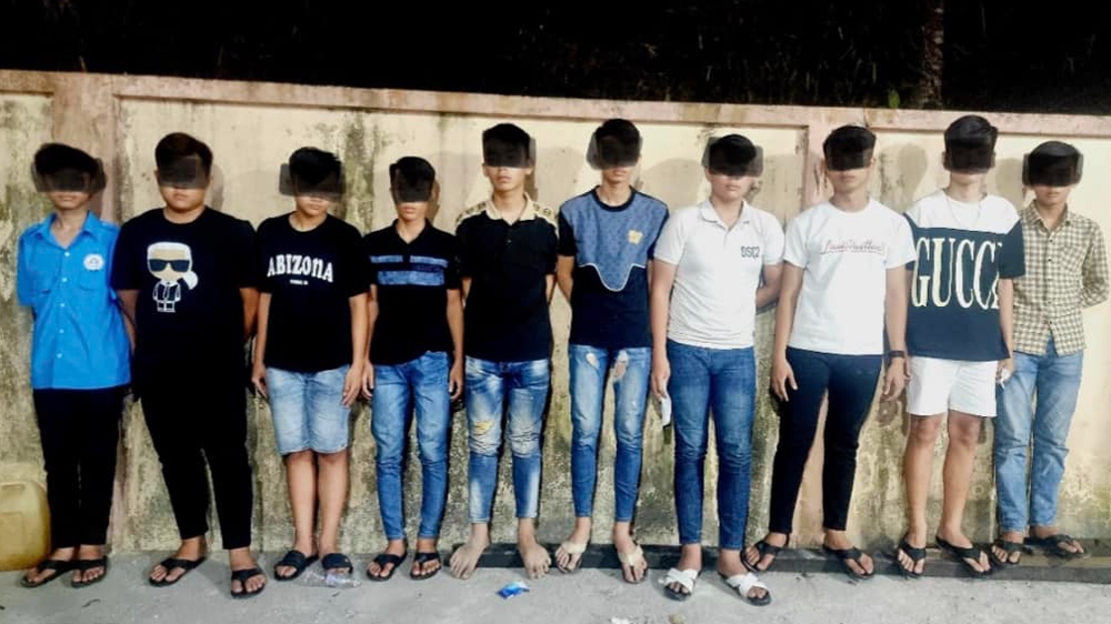 Nhóm thanh niên đang bị tạm giữ (ảnh: CA)
