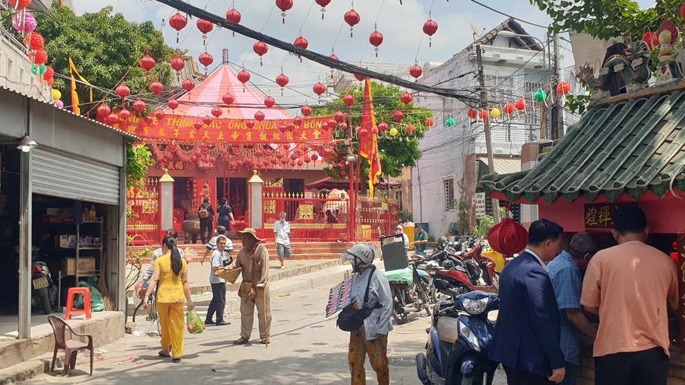 Những người bị ngộ độc là thành viên đoàn lân biểu diễn tại Lễ hội Cộ Ông Bổn (Ảnh: TH)