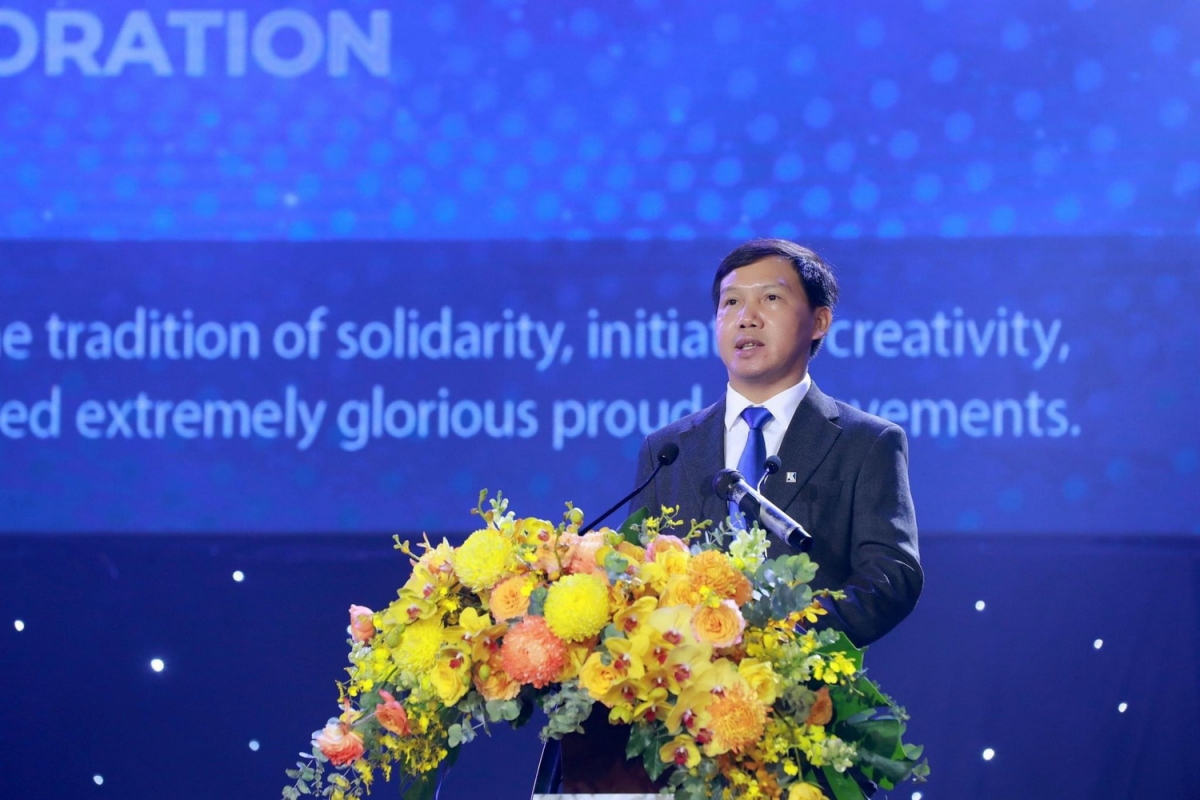 Ông Phan Quang Huy, Bí thư Đảng ủy, Tổng Giám đốc Tổng Công ty Khánh Việt phát biểu trong một hội nghị
