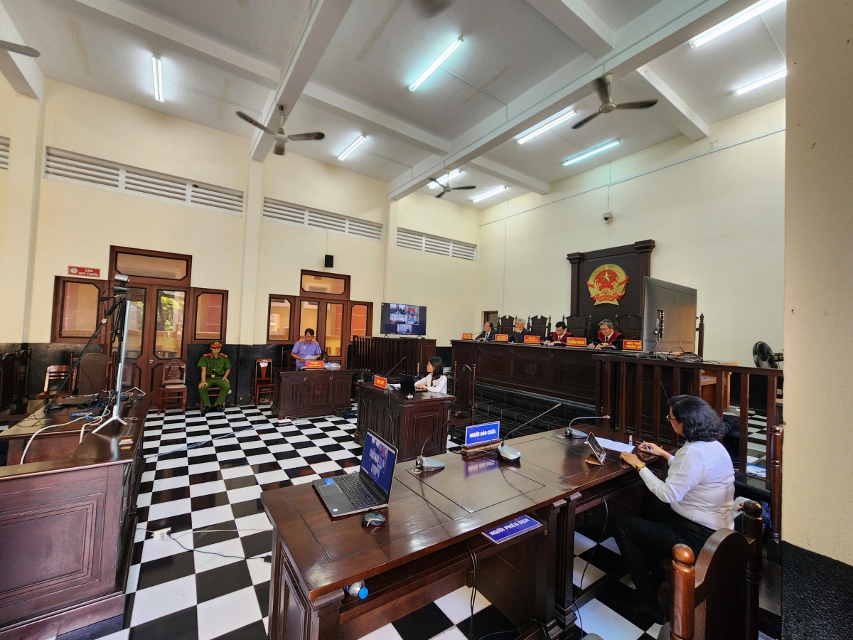 Phiên tòa trực tuyến xét xử vụ án giết người