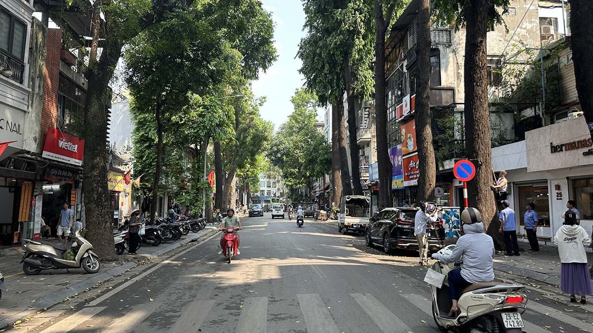 Ngày 16/4, UBND phường Phạm Đình Hổ (quận Hai Bà Trưng, TP. Hà Nội) đã ra quân xử lý vi phạm trên toàn địa bàn phường.