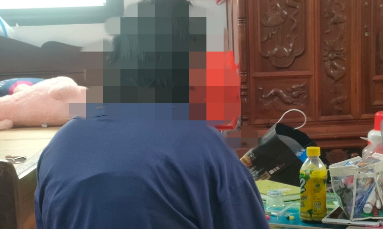 Gia đình nạn nhân đã đưa cháu bé đi trình báo sau khi phát hiện vụ việc