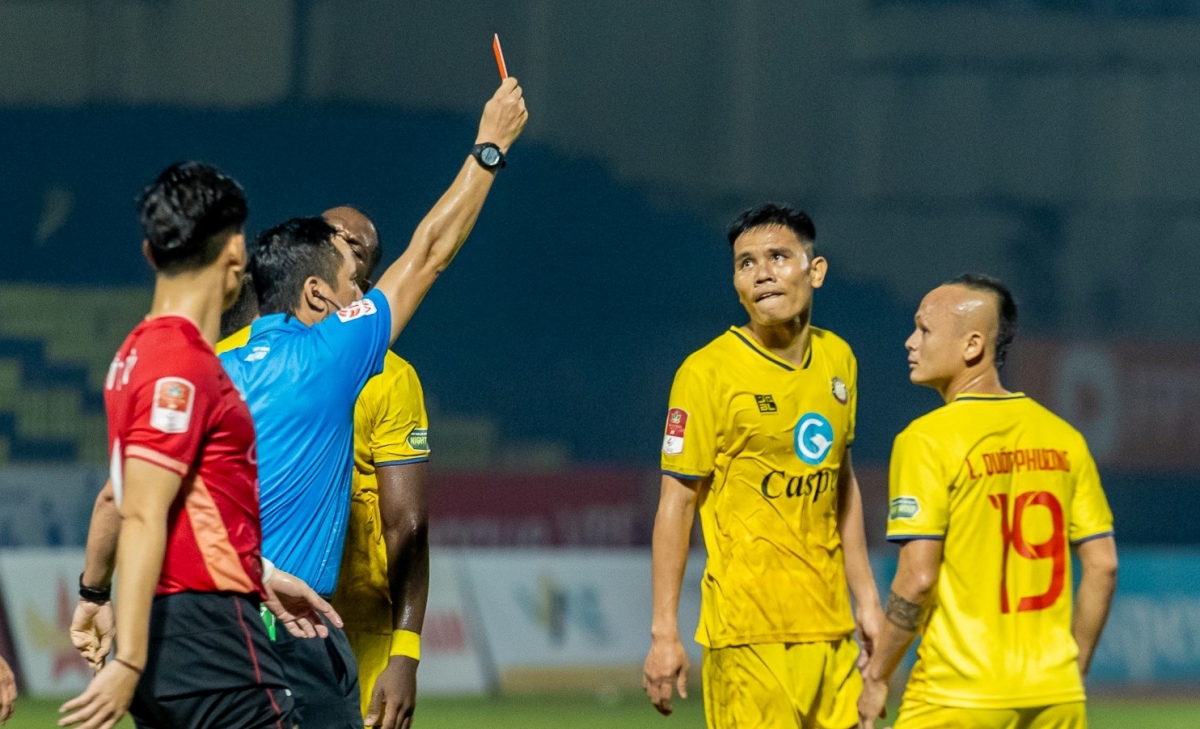 Thanh Hóa bị treo giò 3 cầu thủ ở vòng 15 (Ảnh: VPF).