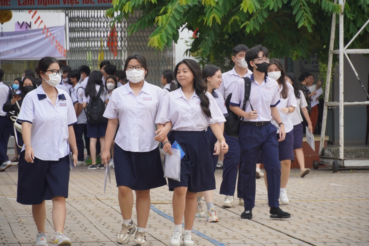 Thí sinh thi vào lớp 10 tại TP.HCM năm 2023 (Ảnh: Vũ Hường)