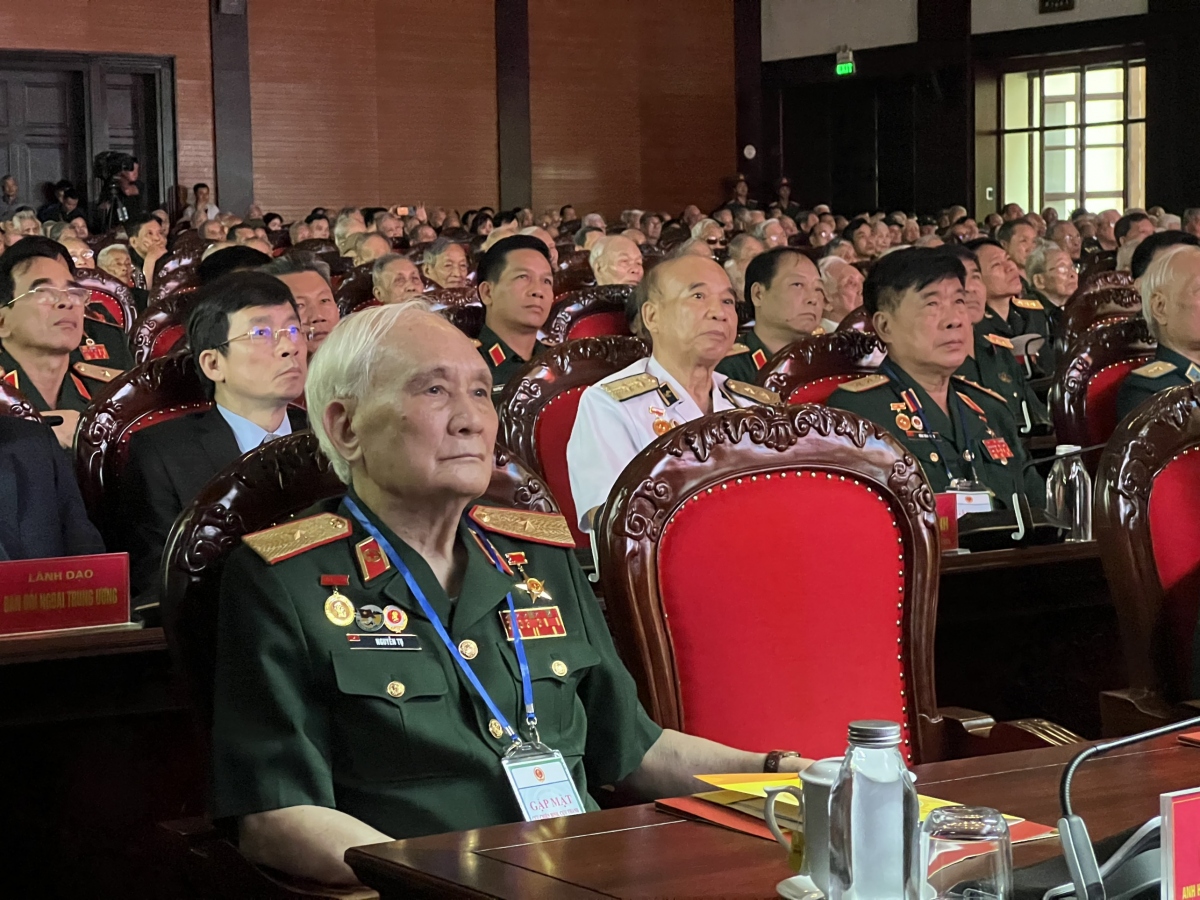 Thiếu tướng Nguyễn Tụ, nguyên Phó Giám đốc Học viện Quân y dự cuộc gặp mặt