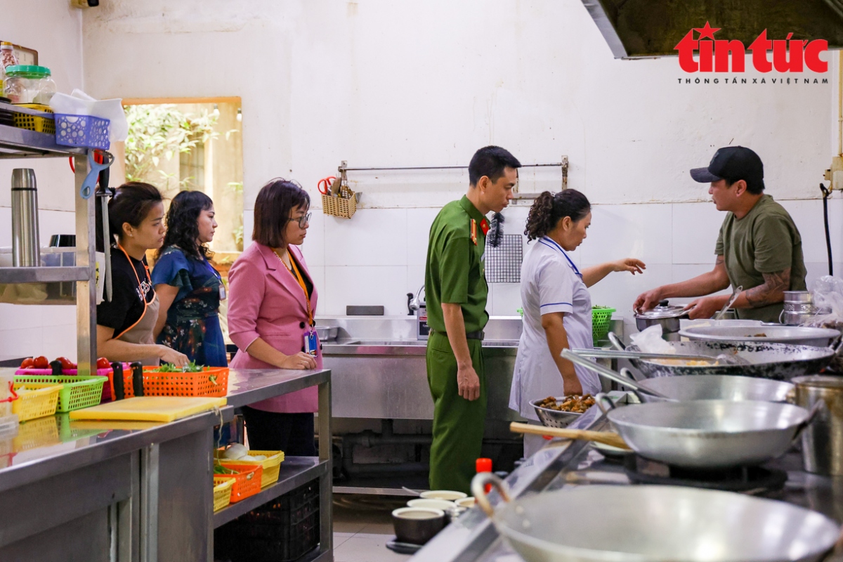 Các đoàn kiểm tra liên ngành về VSATTP sẽ kiểm tra tại 30 quận, huyện, thị xã từ ngày 15/4 đến hết ngày 15/5/2024