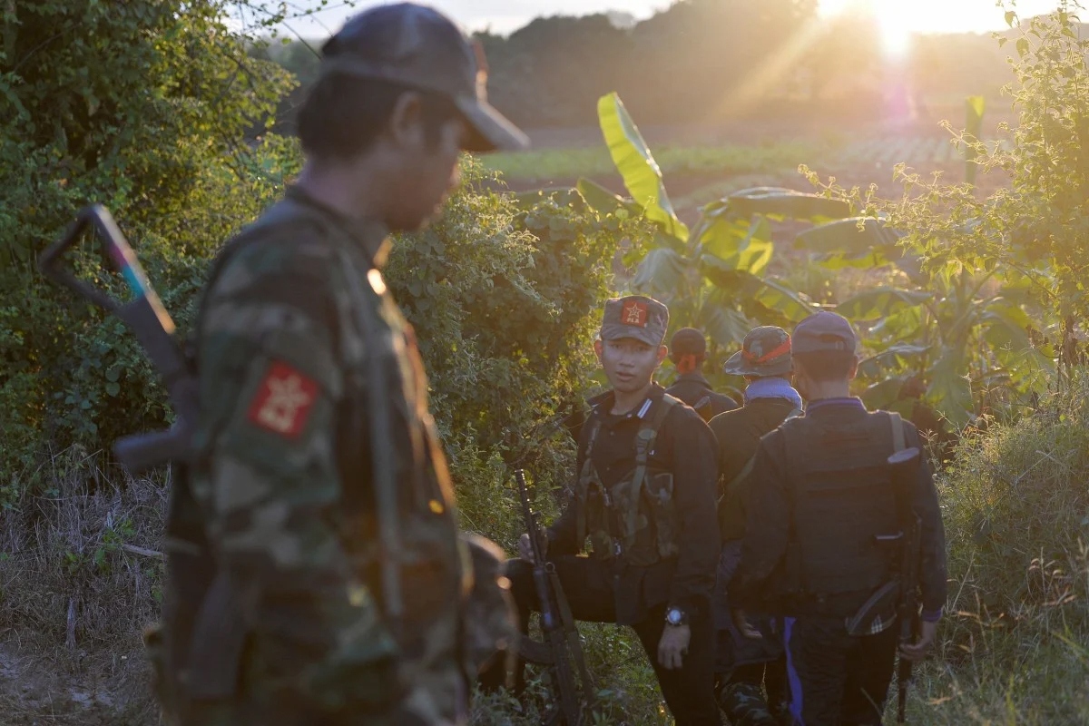 Lực lượng Trung Quốc tuần tra gần biên giới với Myanmar. Ảnh: Reuters