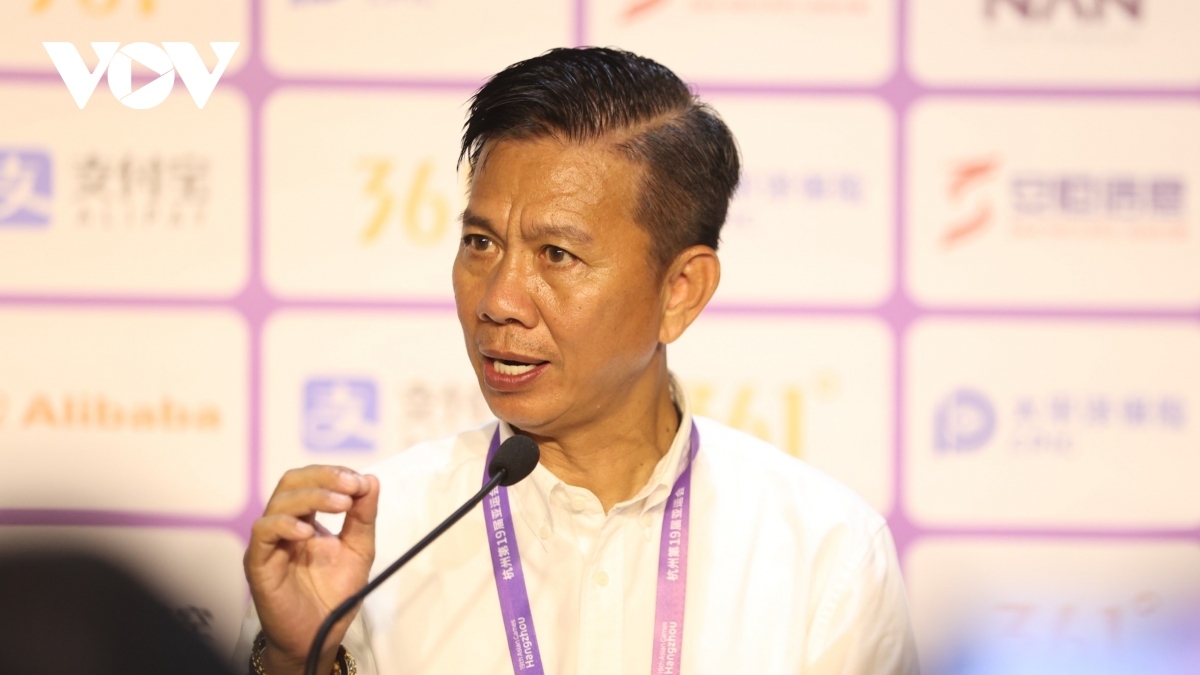 Hoang Anh Tuan officially becomes head coach of U23 squad 
