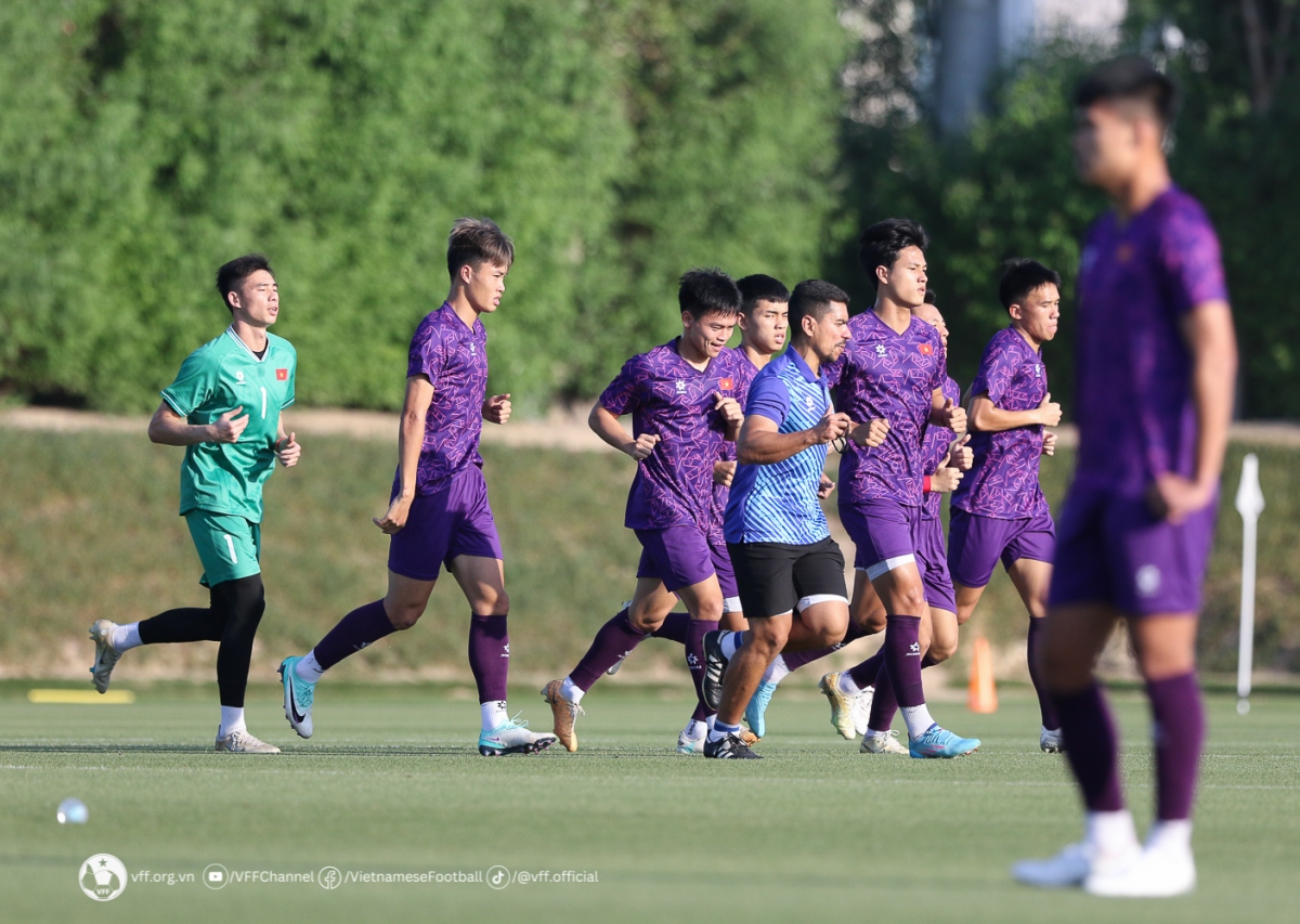 U23 Việt Nam trở lại sân tập sau trận thắng U23 Kuwait. (Ảnh: VFF)