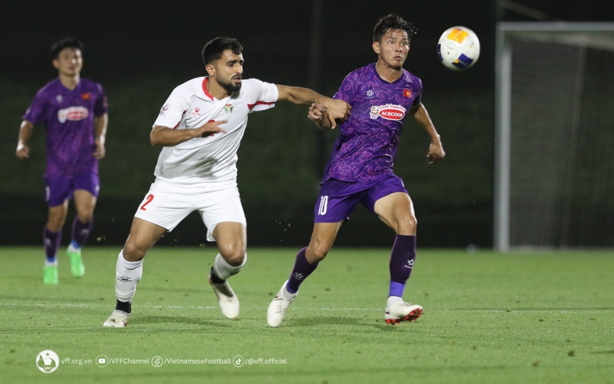 Bùi Vĩ Hào không thắng được thủ môn U23 Jordan trong cơ hội nguy hiểm nhất của U23 Việt Nam ở hiệp 2.