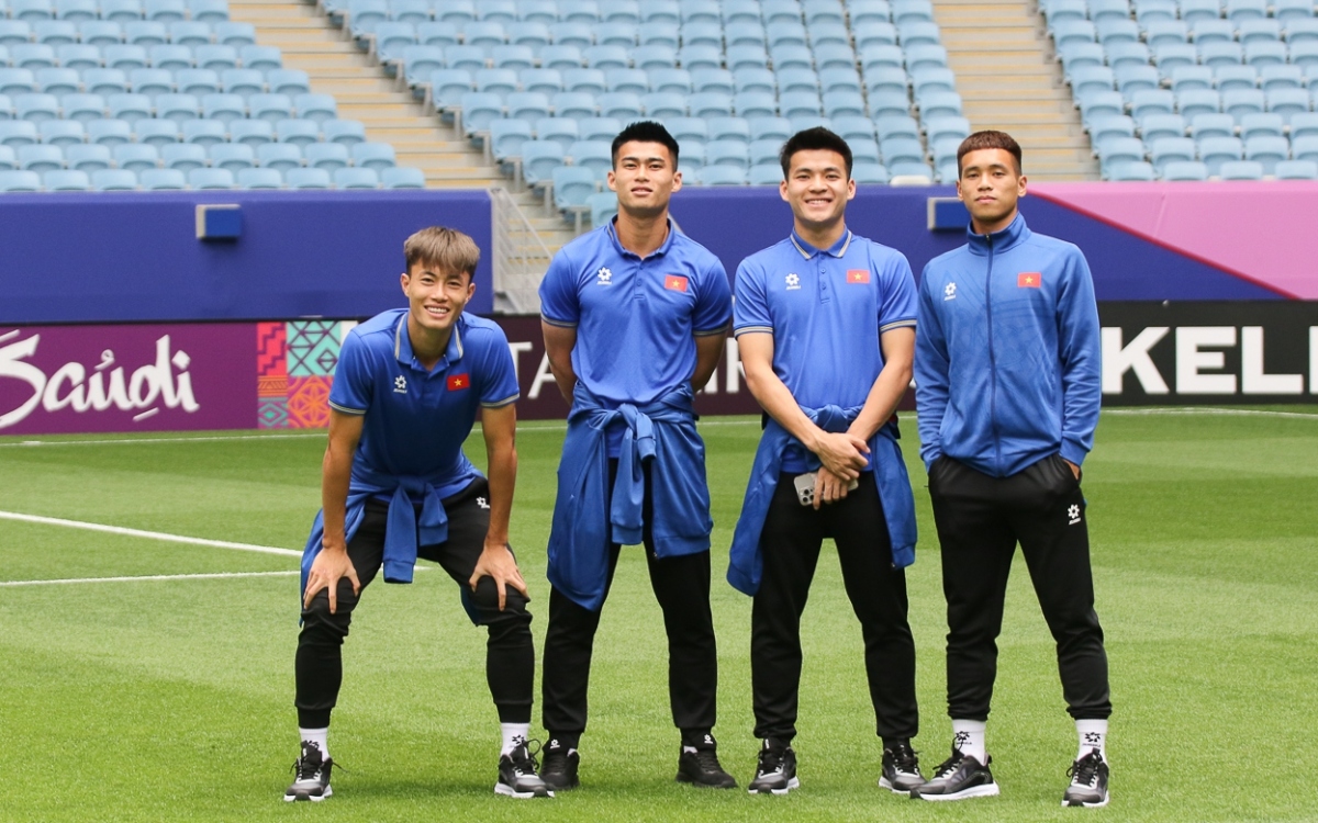 Dù không được tập luyện tại đây, nhưng các cầu thủ U23 Việt Nam rất hào hứng với chuyến thăm quan một trong những sân vận động từng tổ chức các trận đấu tại World Cup 2022.