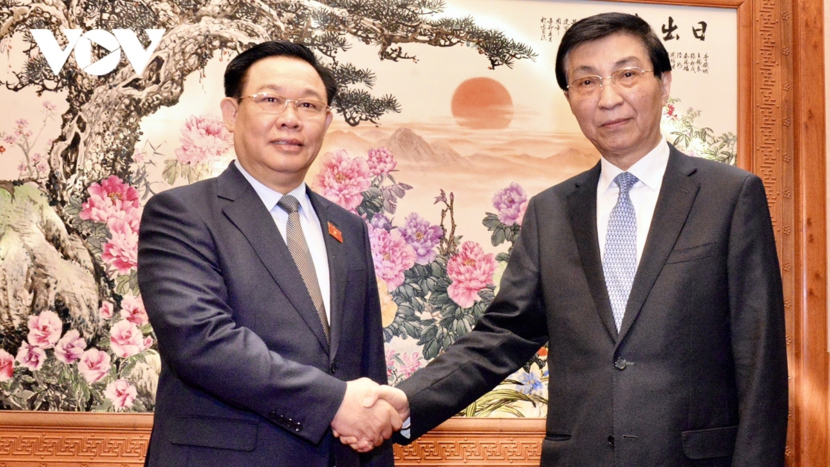 Trong khuôn khổ chuyến thăm, Chủ tịch Quốc hội Vương Đình Huệ đã hội kiến ông Vương Hộ Ninh, Ủy viên Thường vụ Bộ Chính trị Trung ương Đảng Cộng sản Trung Quốc, Chủ tịch Chính hiệp toàn quốc Trung Quốc. 