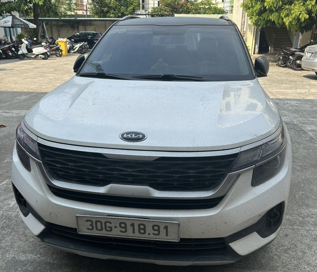 Xe ô tô đối tượng ăn trộm lắp biển số giả đem đi bán